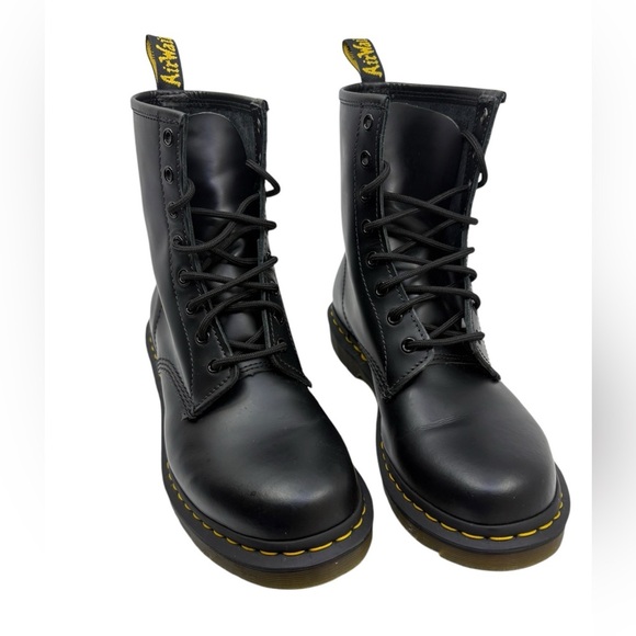 Like new! Dr. Martens 1460 smooth leather combat boots size 11 W/10 m - Picture 7 of 10